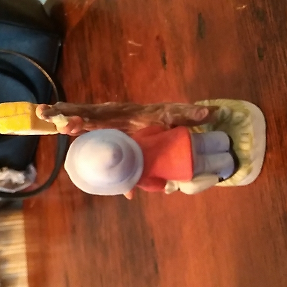 Hummel style boy - Picture 3 of 4